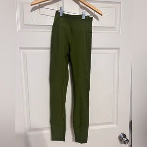 Lululemon cropped legging. Size 2, green